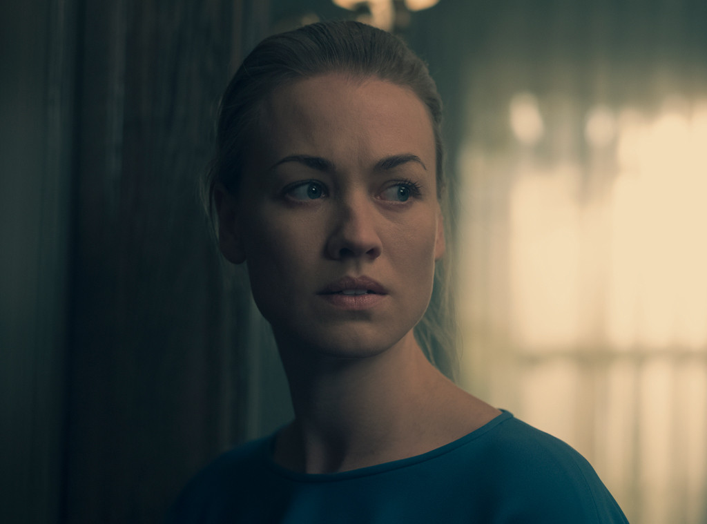 Yvonne Strahovski, The Handmaid's Tale Yvonne Strahovski, The Handmaid's Tale